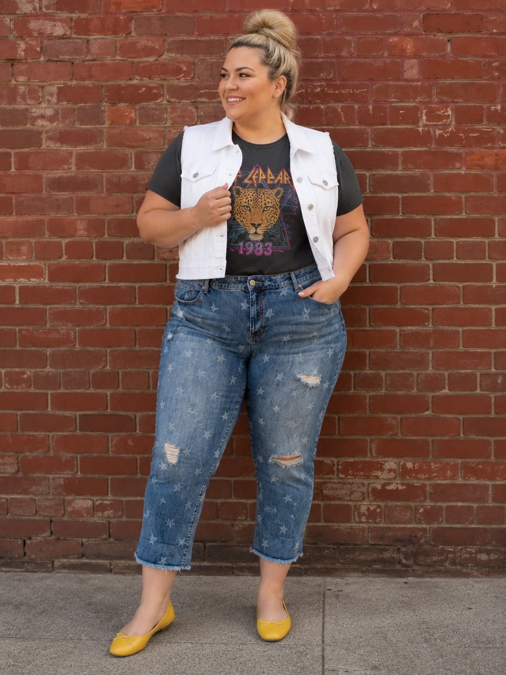 Torrid Plus Size 26: Blue Star-Print Distressed Cropped Jeans